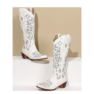 Elegant White and Silver Women's Western Boots